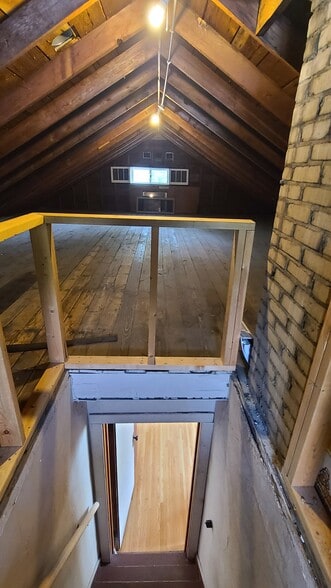 Building Photo - 1479 Albany Ave