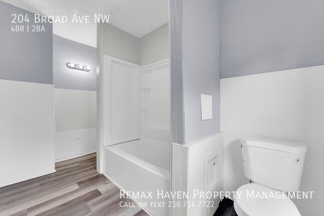 Building Photo - 204 Broad Ave NW