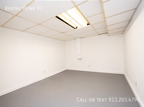 Building Photo - 5240 Barton-