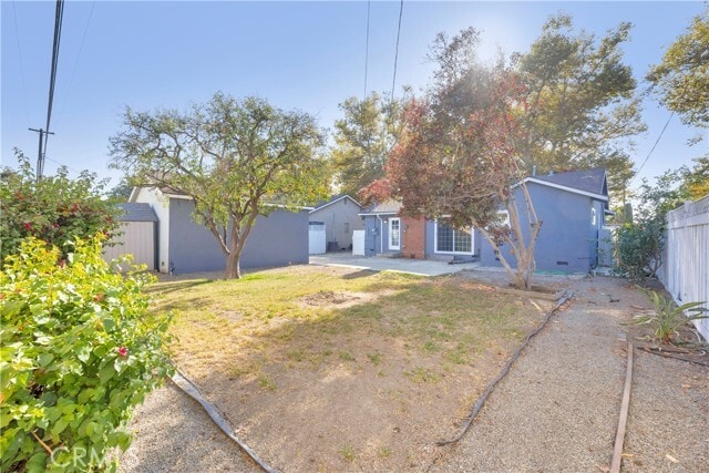 Building Photo - 353 Cres