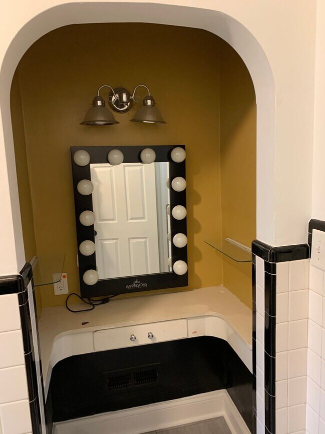 Building Photo - Lovely home in the Haymount Area - Available 4/15/2026