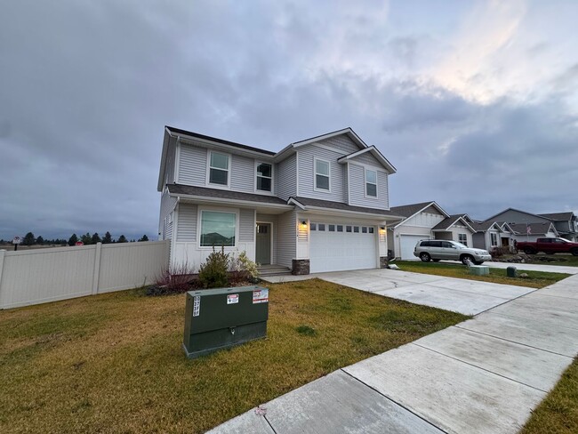 Building Photo - Luxury 3 Bed, 2.5 Bath Home in Deer Park! ...