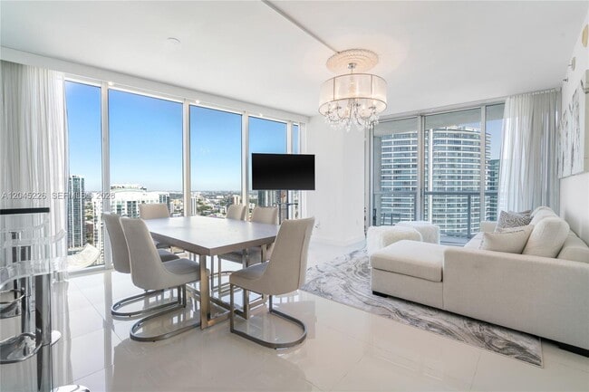 Building Photo - 475 Brickell Ave