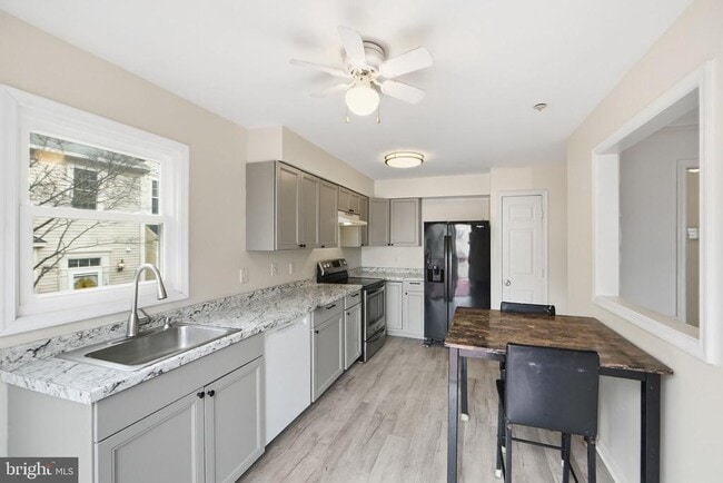 Building Photo - 10606 Fitzgibbon Ct