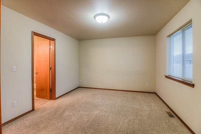 Building Photo - 1007 S 91st Ave