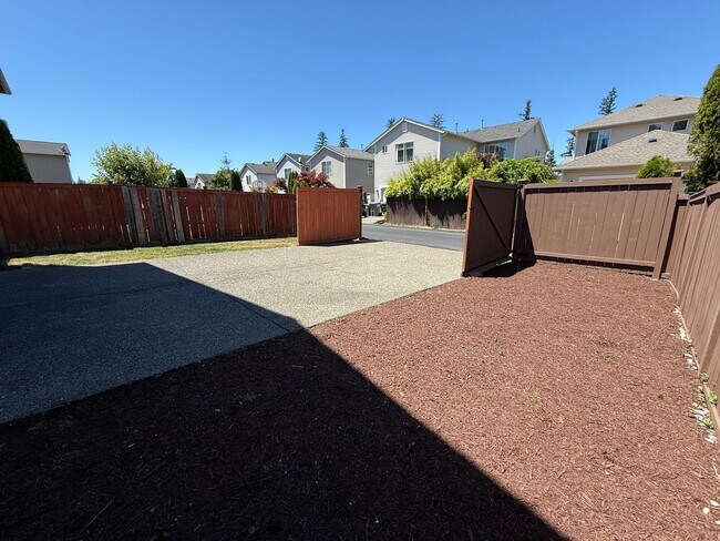 Building Photo - 1838 Bobs Hollow Ln