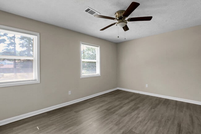 Building Photo - 1229 Creek Forest Ct NW