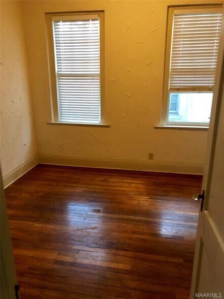 Building Photo - 1301 S Perry St