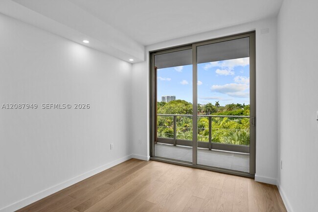 Building Photo - 2200 Brickell Ave