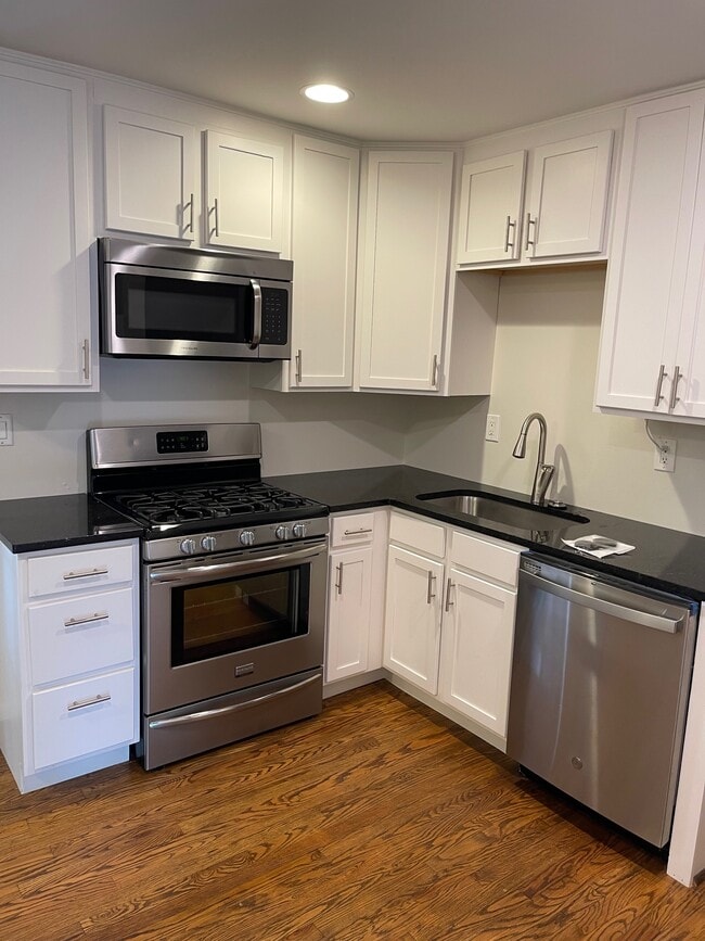 Building Photo - 2831 Bexley Ct