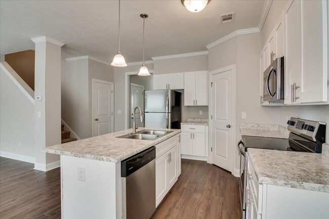 Building Photo - Villages at Goshen: 3 Bedroom / 2.5 Bath / Garage