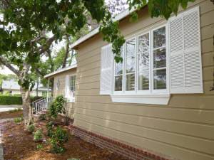 Side View - 14656 Morrison St