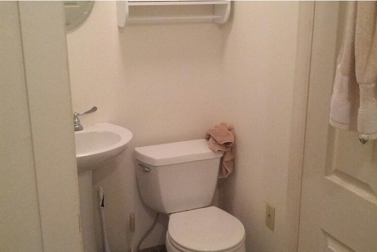 Building Photo - 1006 N Aurora St