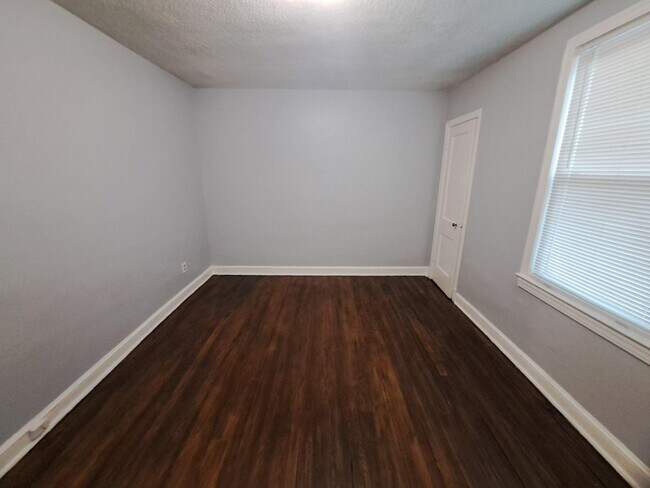 Building Photo - 3516 Ely Pl SE