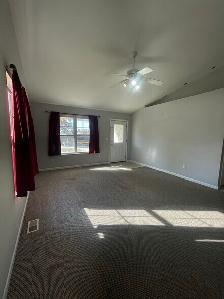 Building Photo - 1010 Orchard Dr