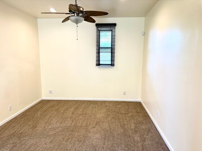 Building Photo - 2262 Kamaile St