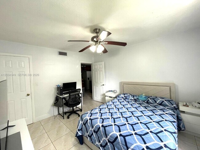 Building Photo - 4275 NW S Tamiami Canal Dr