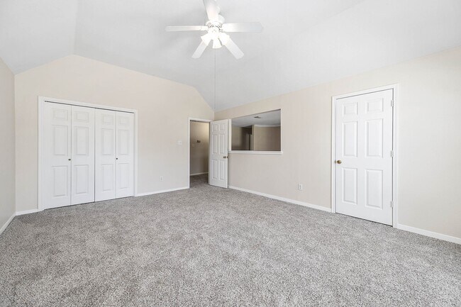 Building Photo - 7902 Feather Springs Dr