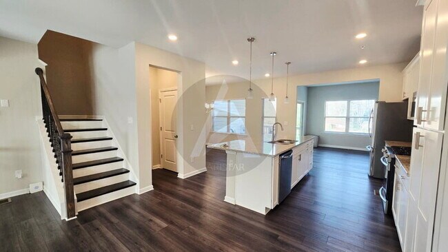 Building Photo - 209 Commons Ave