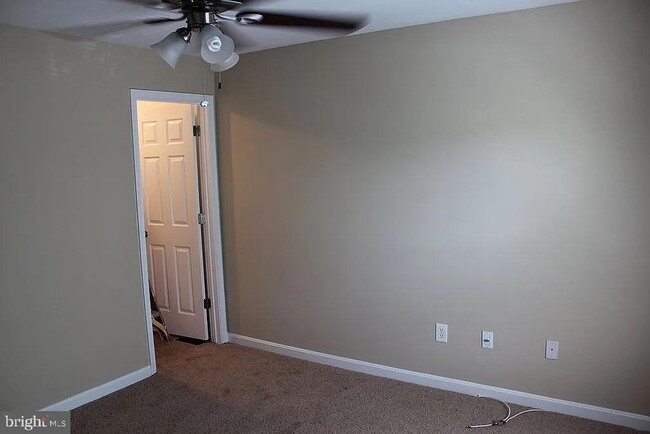 Building Photo - 120 Langdon Farm Cir