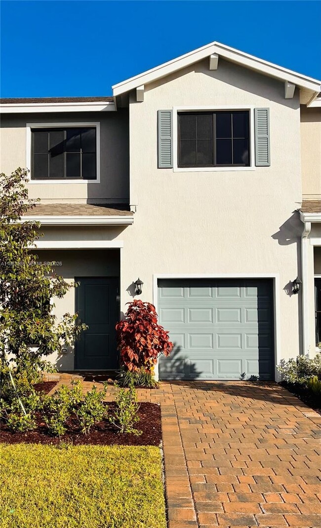 Building Photo - 4829 Dillon St