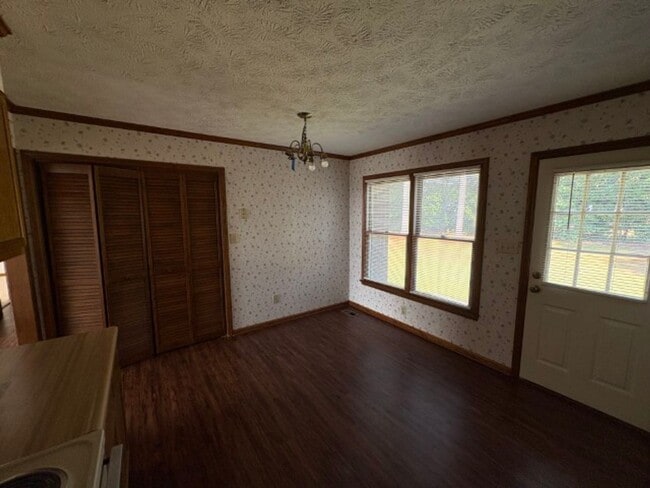 Building Photo - 2 Bedroom 2 Bathroom Duplex Available in H...