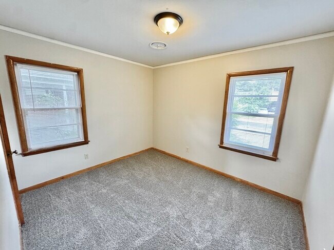 Building Photo - 1761 Cornelia Ln