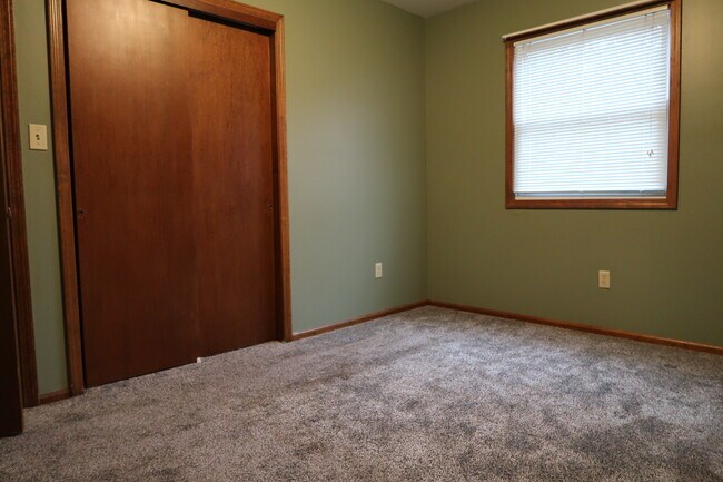 Building Photo - 1264 Brookridge SE