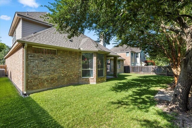 Building Photo - 2127 Clear Lake Pl