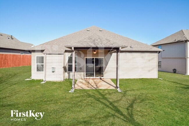 Building Photo - 308 Polo Ct