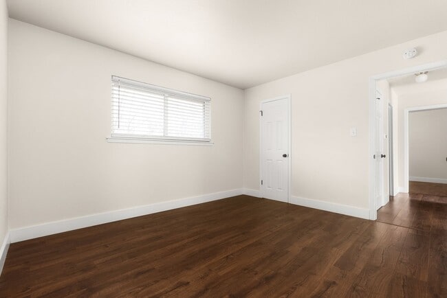 Building Photo - 2408 Ventura Dr