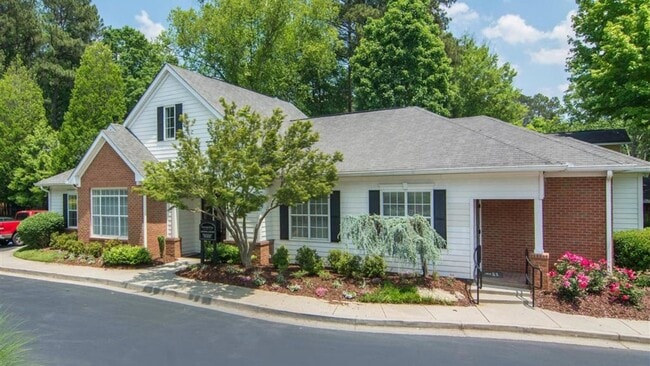 Building Photo - 2311 Dunwoody Crossing