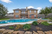 Building Photo - 3329 Oak Dale Way