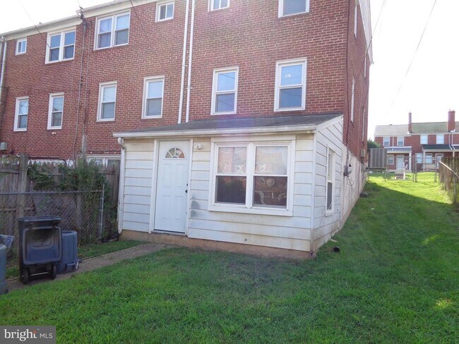 Building Photo - 7150 Eastbrook Ave