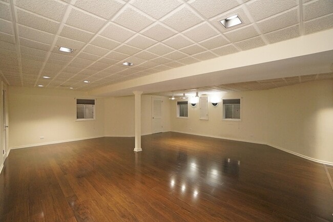 Building Photo - 229 Willow Pkwy