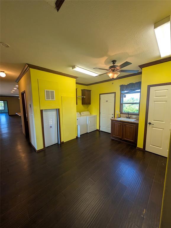 Building Photo - 13908 Kelly Dr