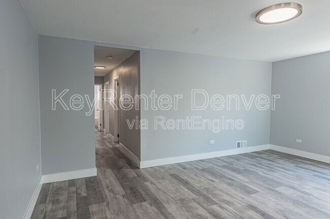 Building Photo - 3570 W Custer Pl