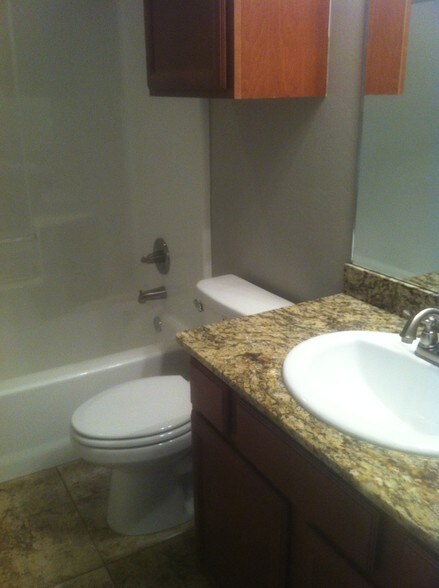 Building Photo - 209 Ashley Dr