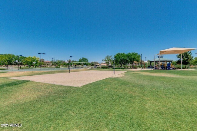 Building Photo - 906 E Pasture Canyon Dr