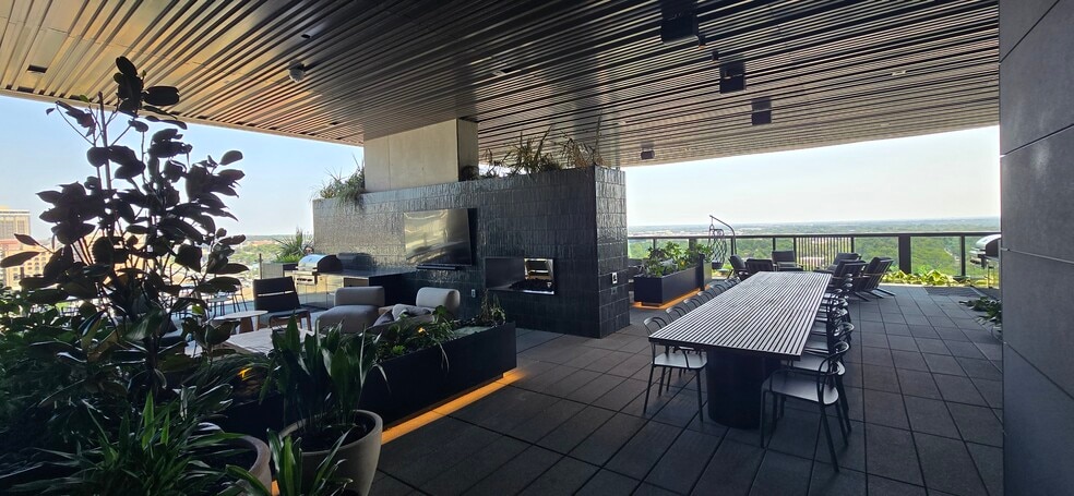 Outdoor amenities - 610 Davis St