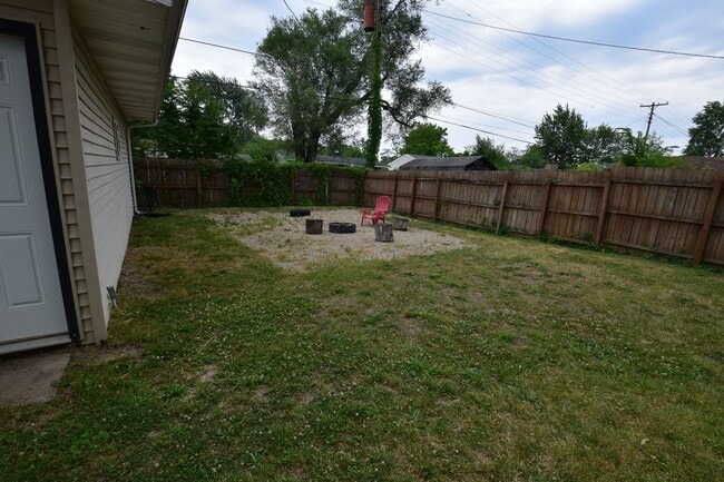 Building Photo - Updated ranch style home in McKinley Terrance