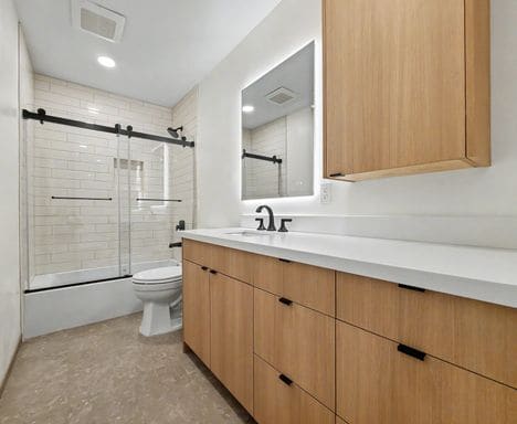 Building Photo - AVAILABLE MAY 1ST! Fully Remodeled Lower Unit with Private Entrance in Columbia City Neighborhood