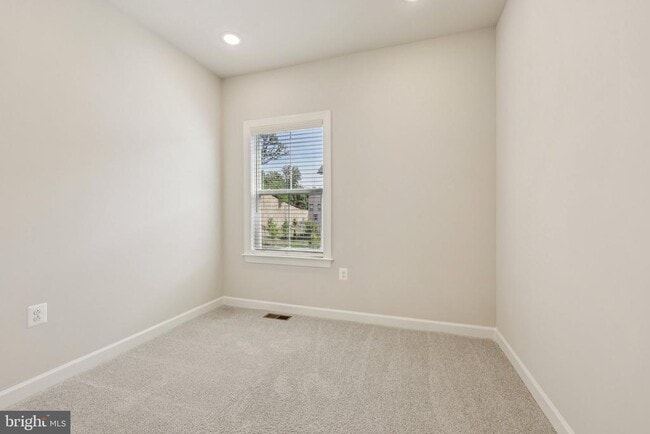 Building Photo - 7355 Mountaineer Dr