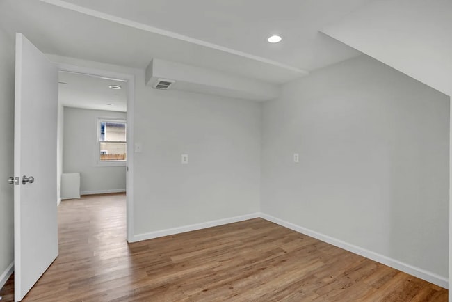 Building Photo - Gorgeous 5 Bedroom In Harford County Ready...