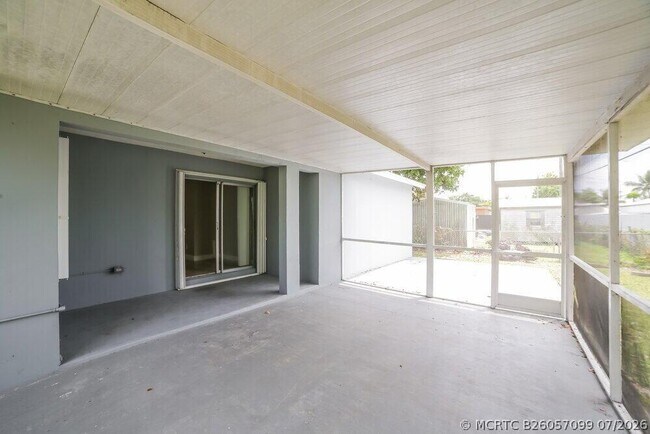 Building Photo - 13620 Monroe St