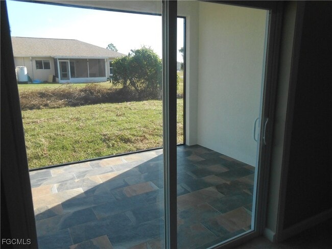 Building Photo - 935 Graystone Ave