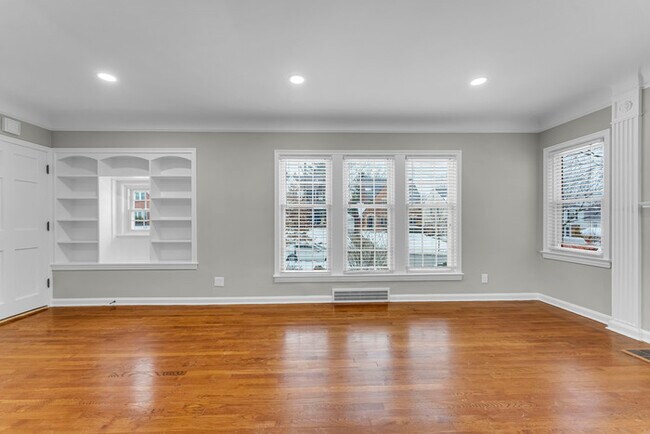 Building Photo - 2555 Saybrook Rd