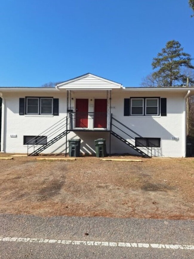 Building Photo - 838 Ridge Rd