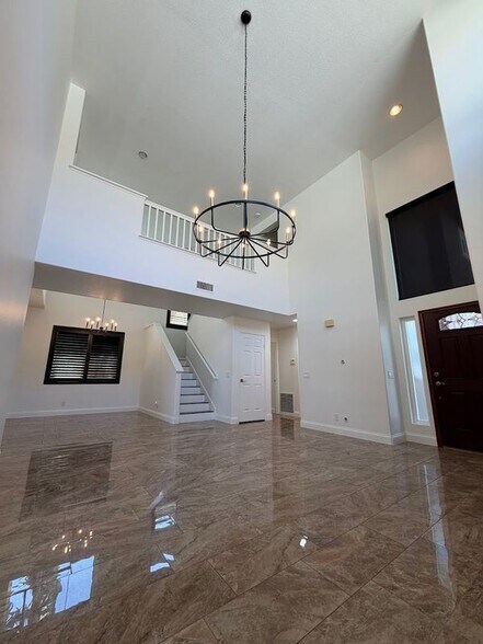 Building Photo - 52 Via Brida