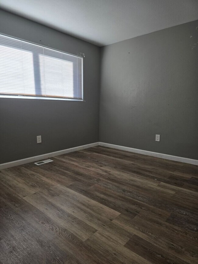 Building Photo - Updated 2 Bedroom 1.5 Bath in Westminster